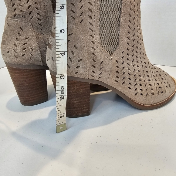 Toms Peep Toe Ankle Boots Women's Size 8 Taupe - Picture 11 of 14